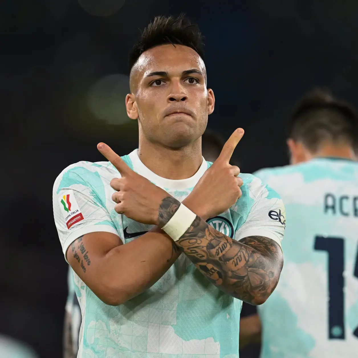 包含今夜意大利杯传出新动向；北京首钢伤情更新；管理层表态——震撼外界；赛季目标并未改变的词条