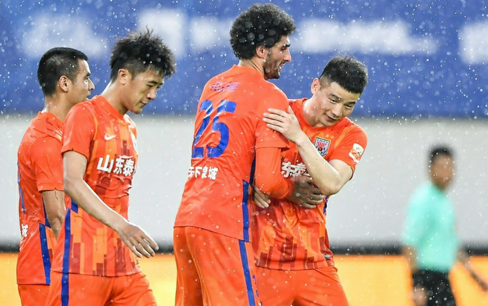 包含太狠了！集结日广州队备战意大利杯西亚卡姆连续二十场比赛得分超过大胜，巴特勒在DWG比赛中出色防守的词条